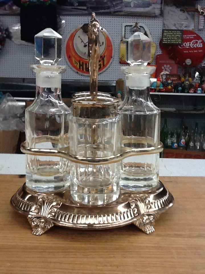 Vintage Silver Plated Tarnish Resistant Cruet Caddy with Salt/Pepper/Oil/Vinegar