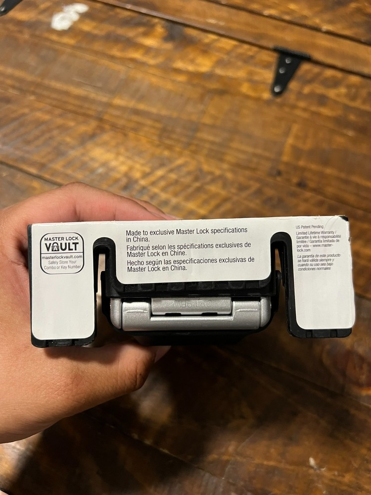 Master Lock SafeSpace Push Button Lock Box Portable Key Safe New Open Box