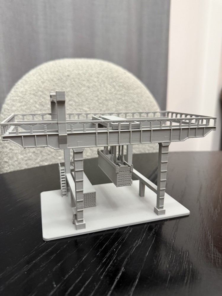 N Scale Container Crane / 1:160 Gauge / Mostly Assembled
