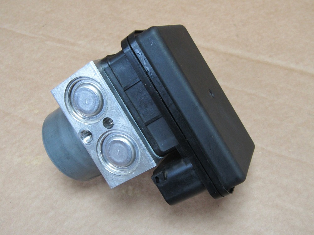 Ducati Scrambler 2015 9,394 miles ABS pump control module (5789)