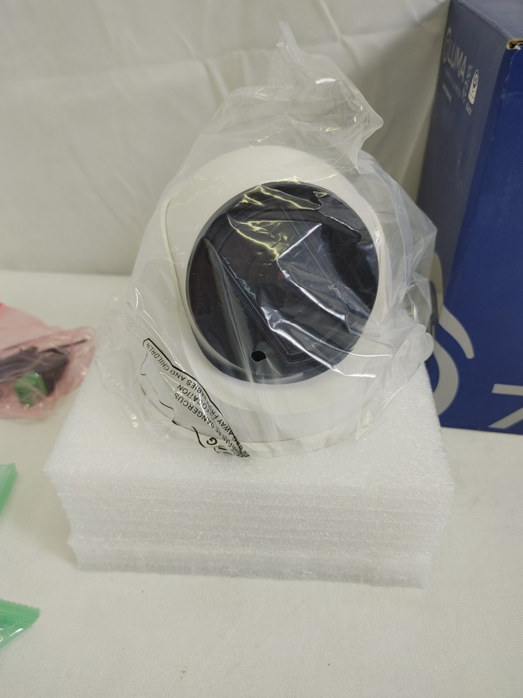 Luma LUM-710-TUR-IPH-WH Security Camera NEW/WRONG BOX