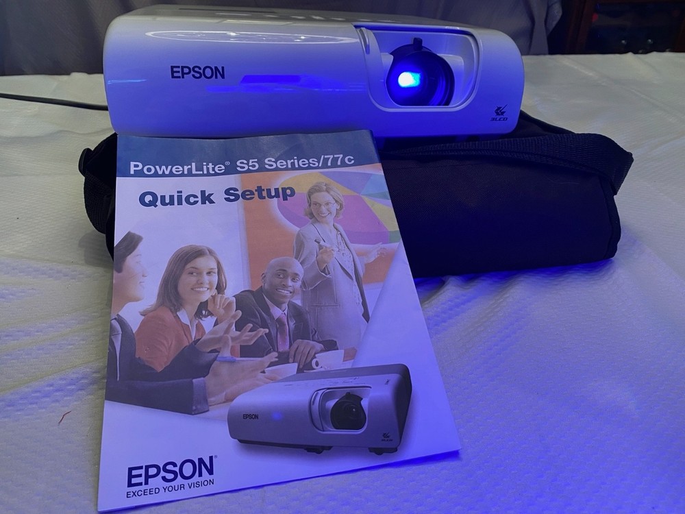 Epson PowerLite S5 series/77C LCD Projector complete with case and cable