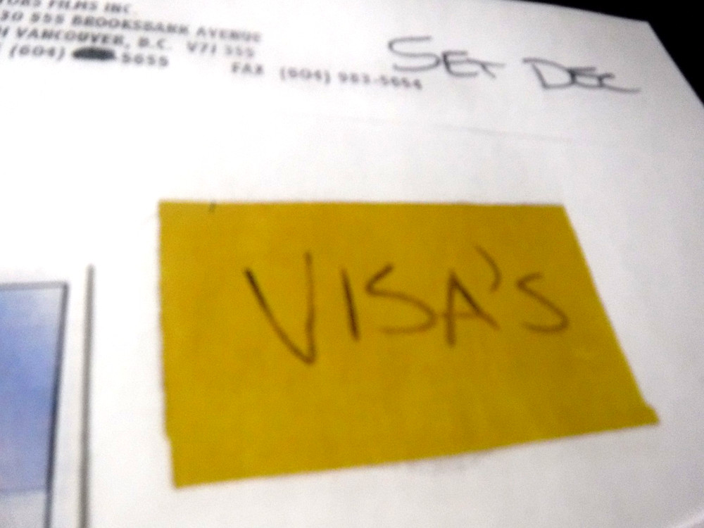 V TV SERIES (2009) 3 PROP VISA SHEETS