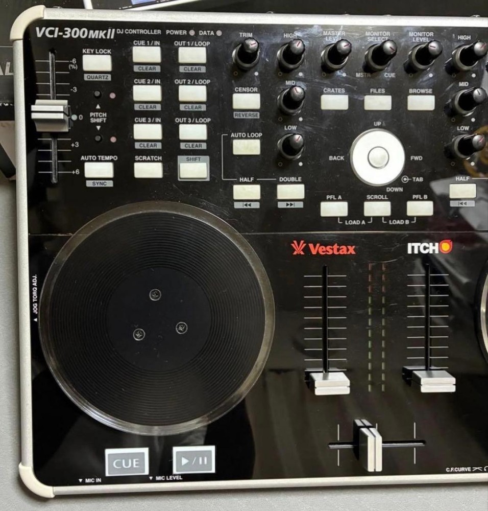Vestax VCI-300 MK2 DJ Controller
