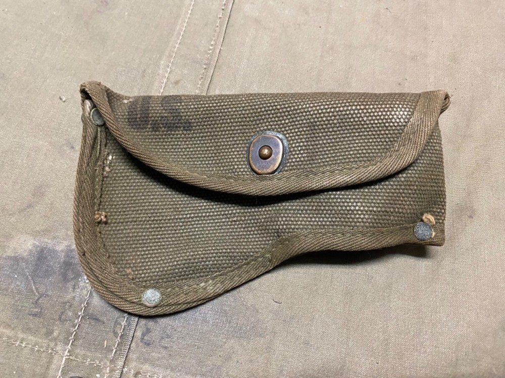 ORIGINAL WWII US M1942 AXE HATCHET CARRIER COVER-TRANSITIONAL, 1945 DAVE MFG CO