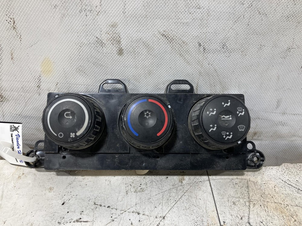 2017-2024 Freightliner CASCADIA Heater A/C Temperature Controls - Used