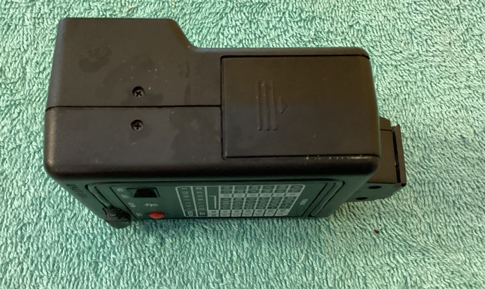 Vivitar 2000 Electronic Flash. NIB.