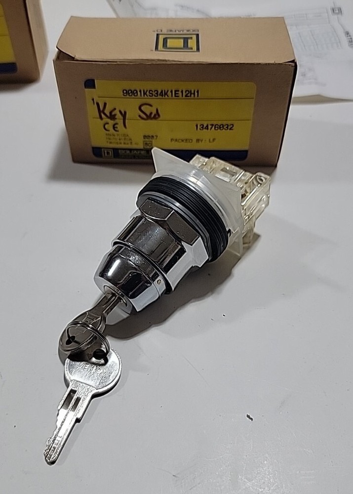 Square-D 9001KS34K1E12H1 2 Pos Key Selector Switch Spring Return From Right