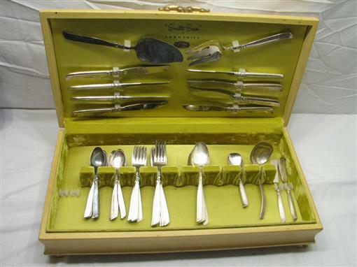 South Seas Silverplate Dinner Set & Chest Oneida Community Flatware 53 pc Lot