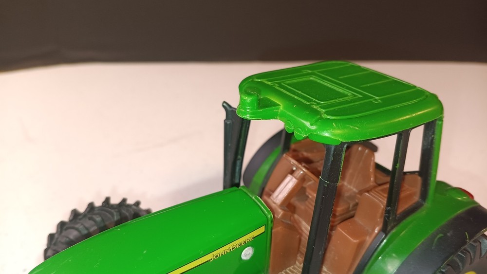 Die Cast Tractor Ertl John Deere 7220 No Front Loader Used