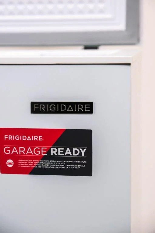 Frigidaire 7.0 Cu ft Chest Freezer White EFRF7003