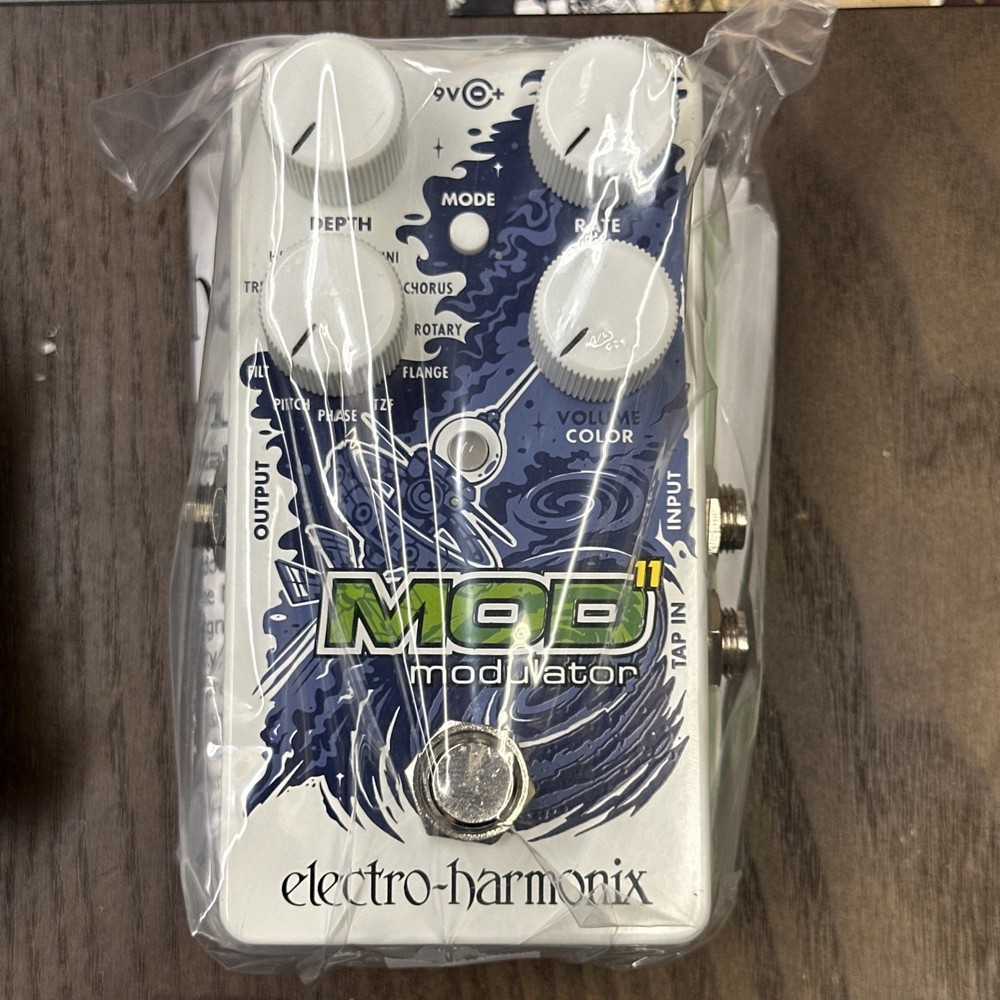 Electro Harmonix EHK MOD 11 Modulator Guitar Effects Pedal Modulation trem phase