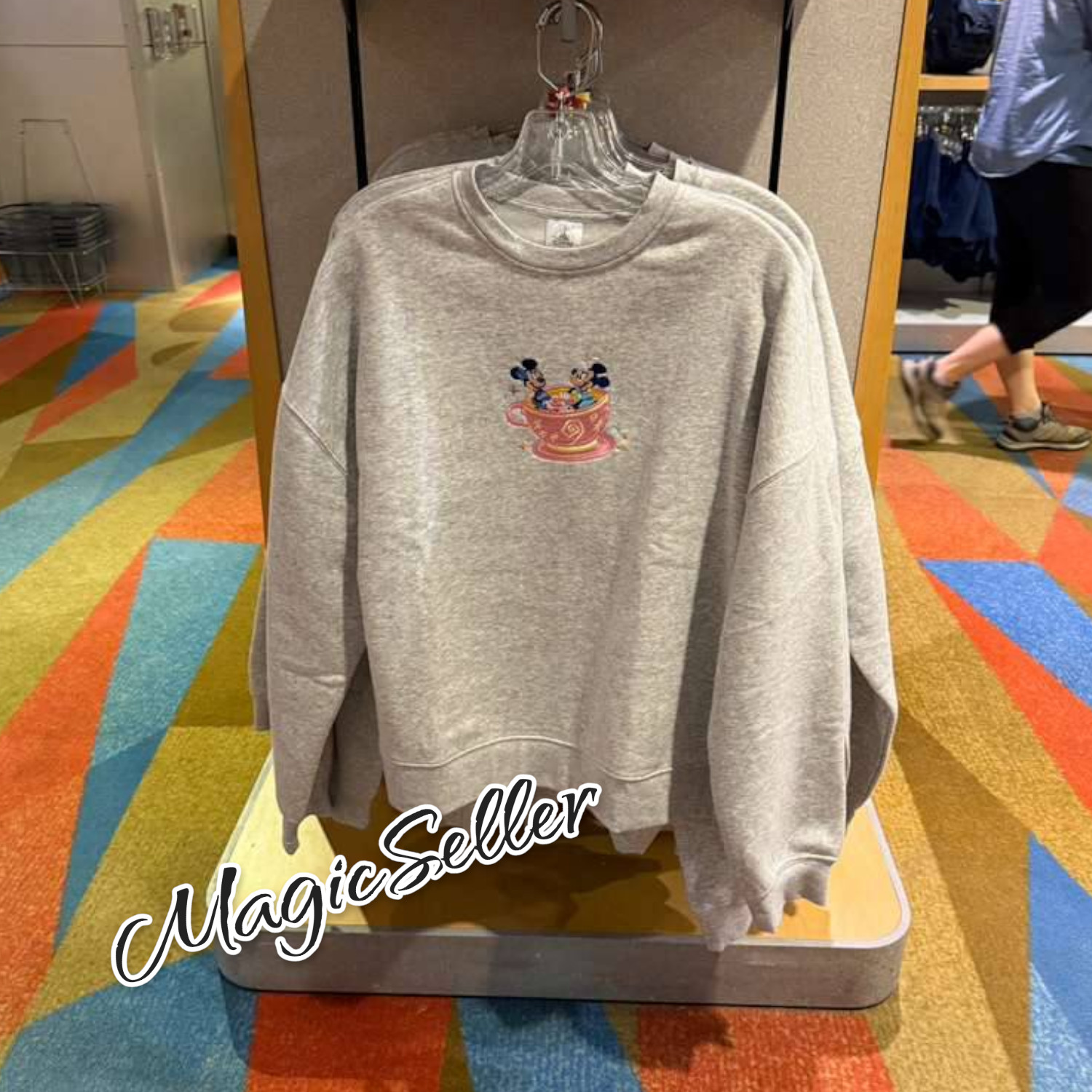2026 Disney World Mickey & Minnie Teacup Best Day Ever Pullover Sweatshirt S