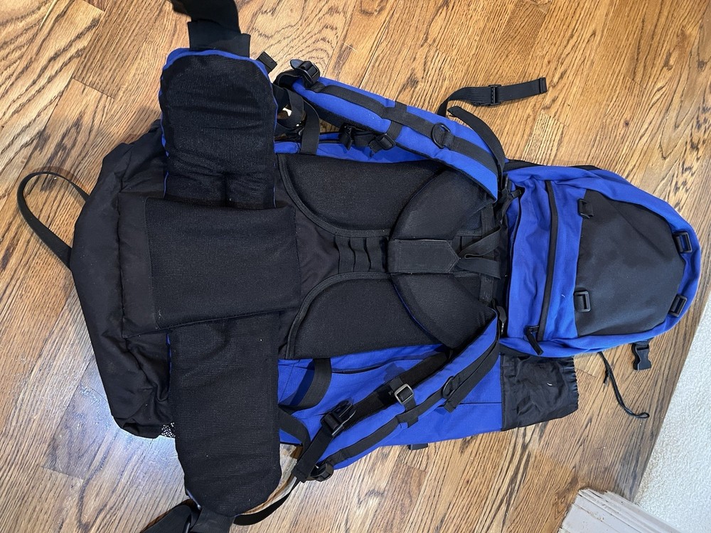 CUSCUS Adjustable Hiking Camping Backpack Internal Frame Blue Black Discovery 60