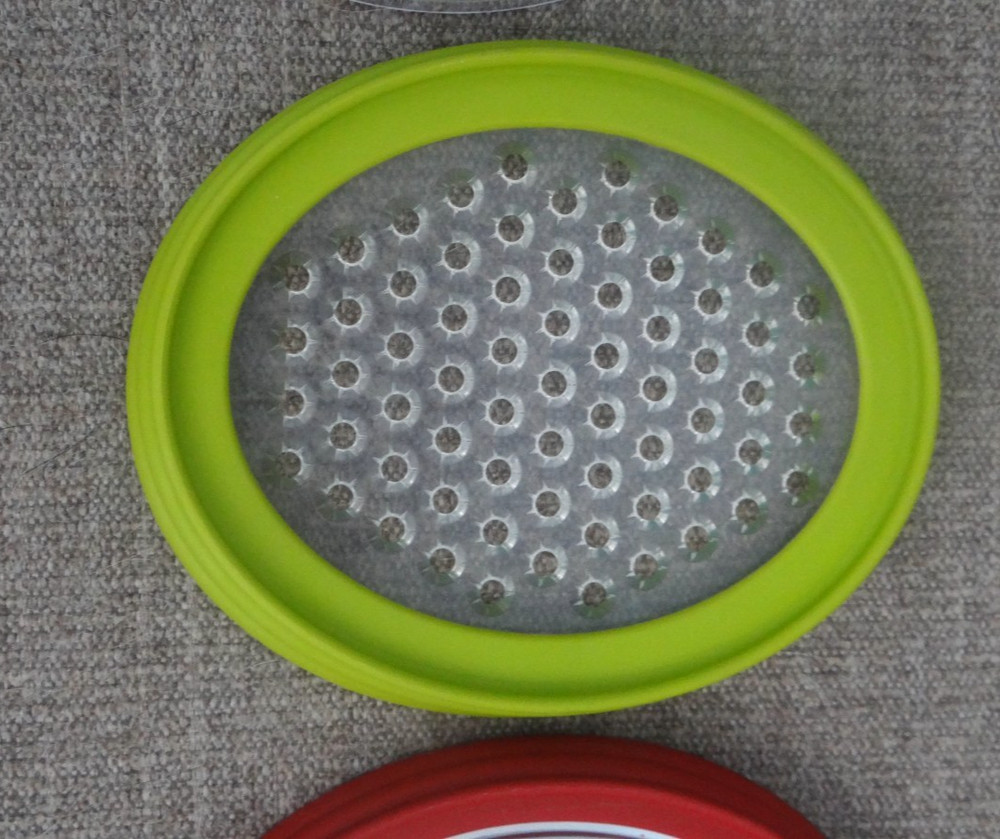 EUC 2 CUP PLASTIC MEASURING CUP WITH THREE INTERCHANGALBE GRATERS / SEALED LIDS