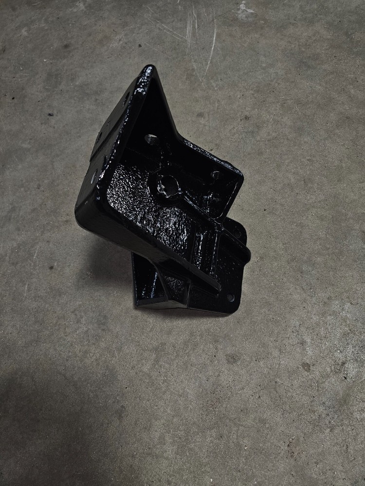 OEM International Spring Hanger Bracket 874271R2