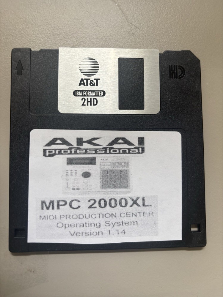 AKAI MPC 2000XL  OPERATING SYSTEM 1.14 ( Floppy)