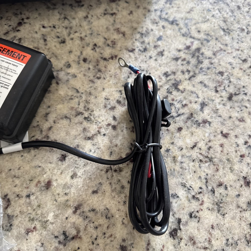 Mighty Mule 271 Automatic Gate Opener Kit with Remote -Barely used