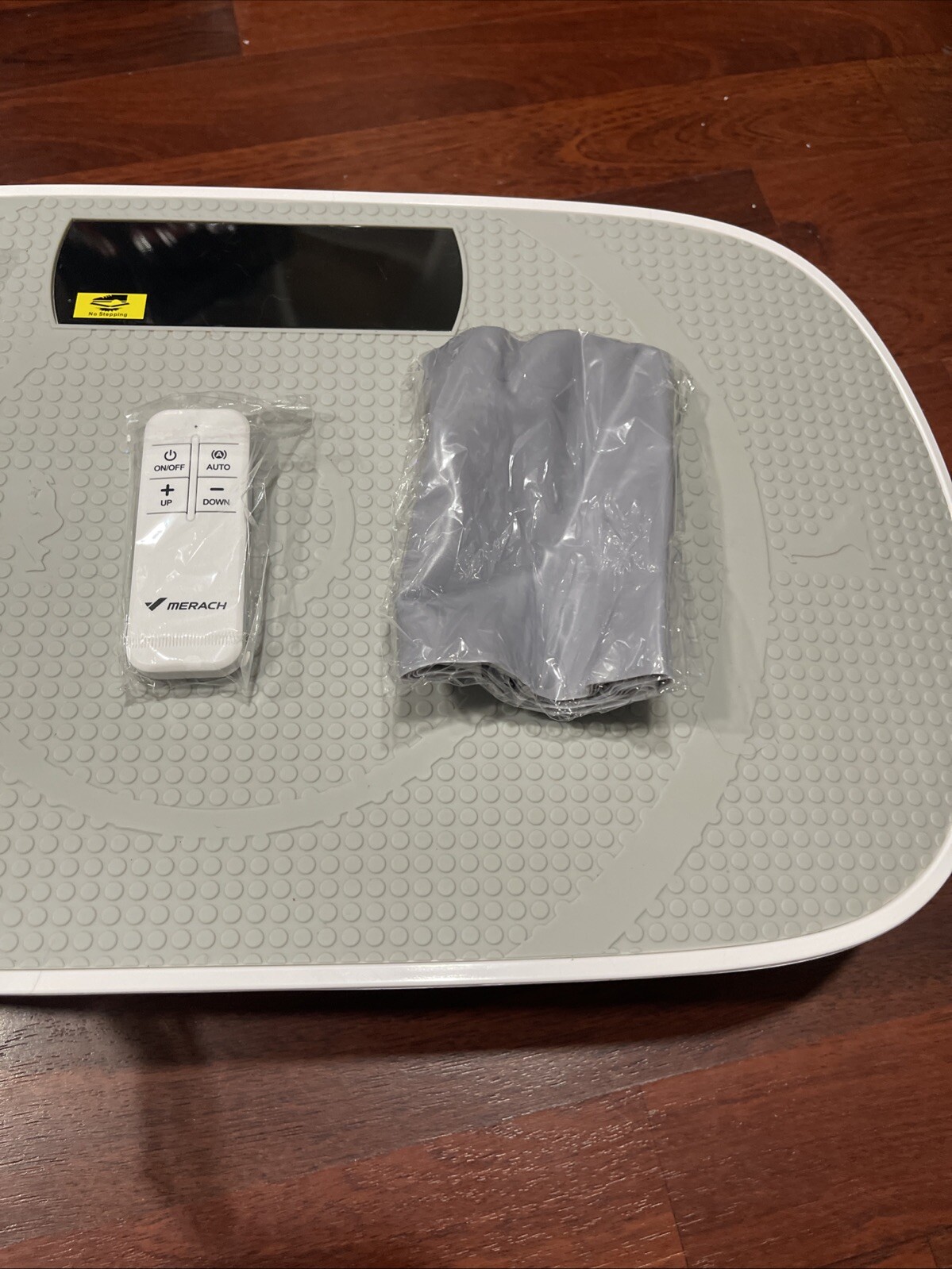 *NEW Opened box* MERACH 2398 Vibration Plate Exercise Machine Gray W/ Remote