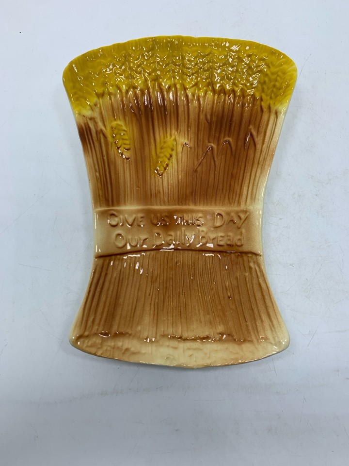 VTG CERAMIC GIVE US THIS DAY WHEAT BUNCH BREAD SERVER.