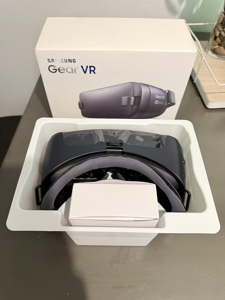 Samsung Gear VR Smartphone VR Headset Black