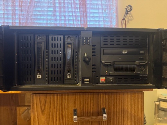 Cutomized X86 based Linux Suse10.1 Server system w/ 2 Raid drives in 4U Chassis