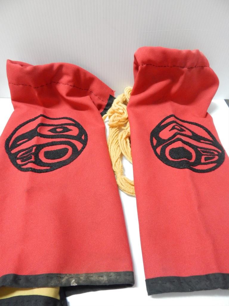 VINTAGE ALASKA TLINGIT NW COAST LEGGINS RAVEN DESIGN - NICE !