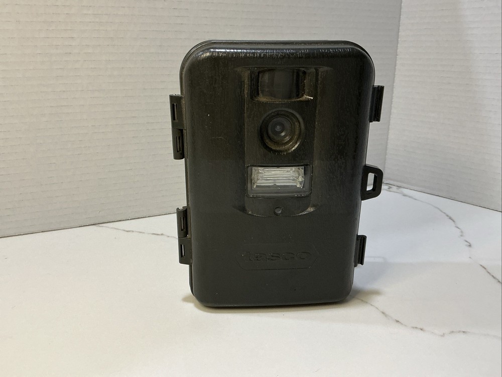 Tasco Digital Trail Camera Model# 119223C Read Description