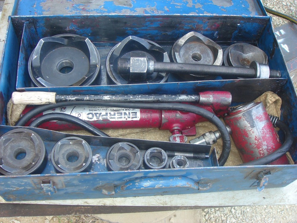 Enerpac & Greenlee  Piece Knockout Tool Punch Set  Hydraulic Hand Pump
