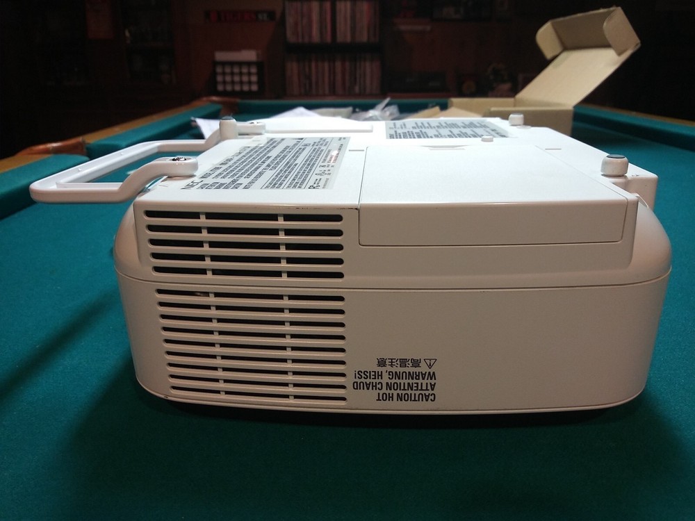 NEC VT695 Portable Projector LCD Multimedia Data w/ Remote Cords & Ceiling Mount