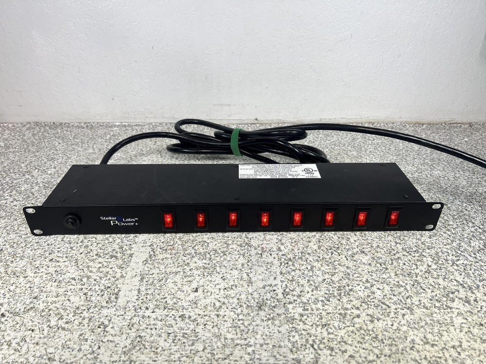 Stellar Labs - Power Distribution, Rack U Height, 8 Outlets, 15amp (WORKING)