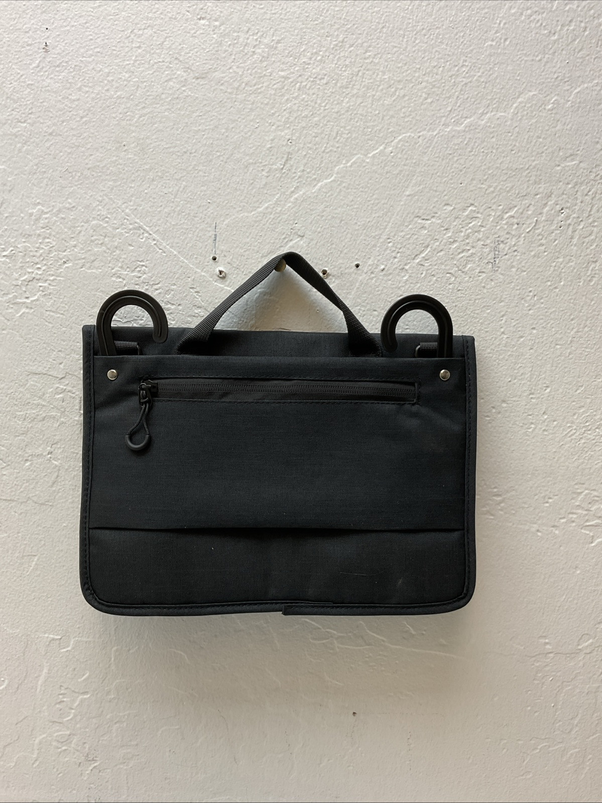 Airplane Seatback Pocket Organizer – Clean & Convenient Storage Space