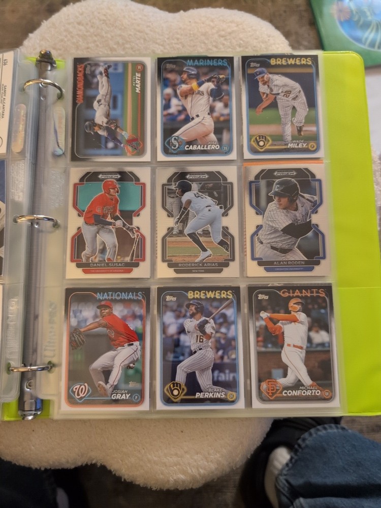 Baseball Card Light Binder 18 Pages