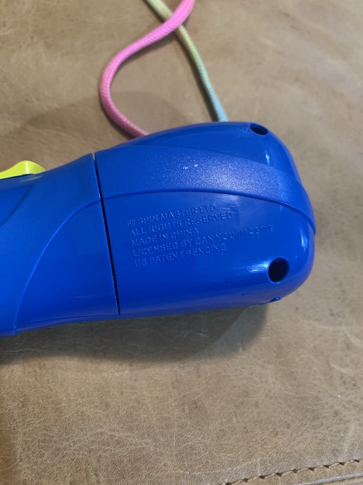 String FX Spin Master 2003 Toy String Defies Gravity Battery Operated Vintage