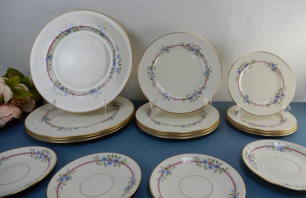 ~19 Pieces 5-Piece 4 Place Setting Lenox Belvidere Pattern