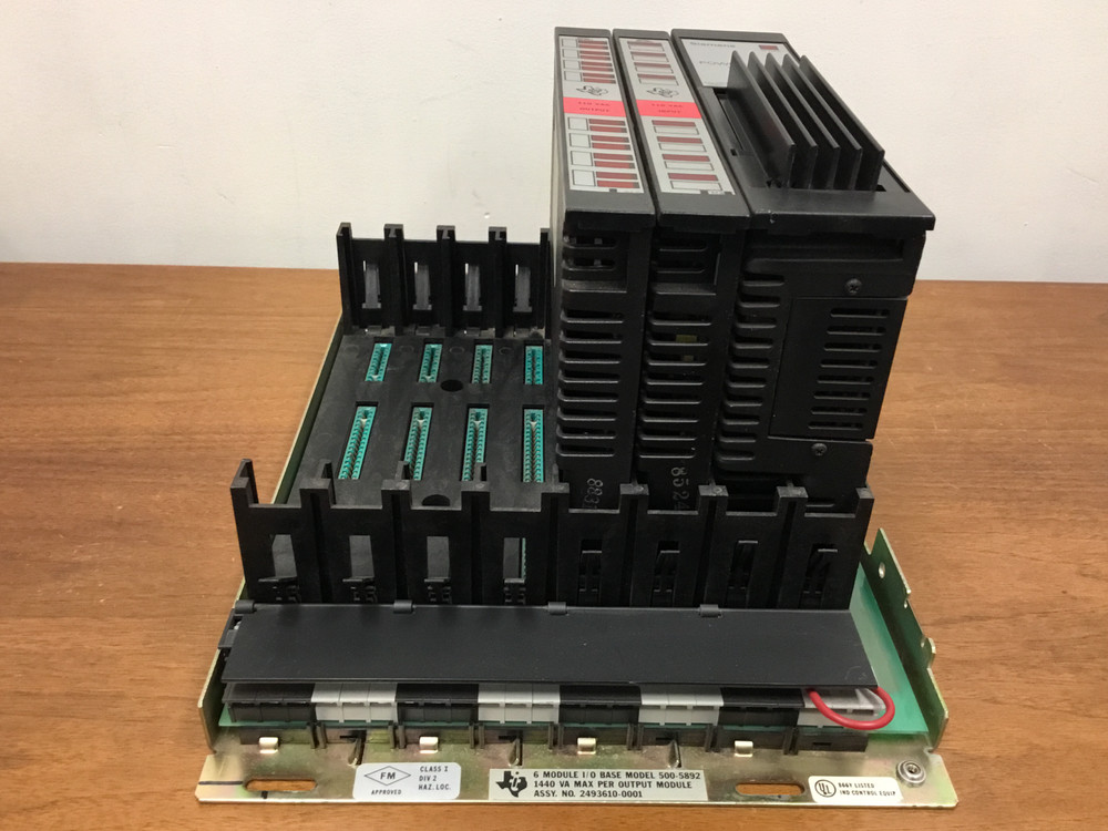 Texas Instruments - Model 500-5892 - 6 Module I/O Base