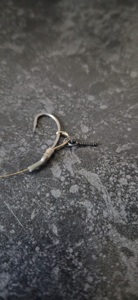 5 or 10 Slip 'D' Carp Rigs Presented on Rig Board Braid Coated Multiple Options!