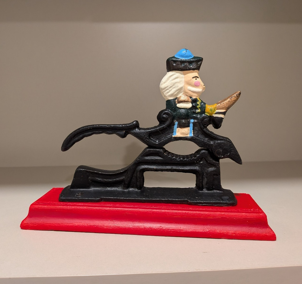 Nutcracker-vintage-Cute for the holidays.