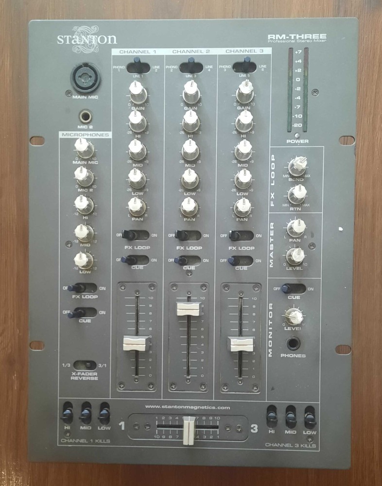 Stanton RM-Three DJ Mixer