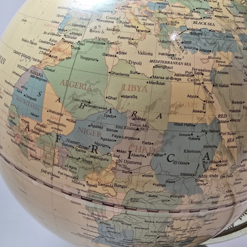 Fucashun Illuminated World 8" Light Up Globe