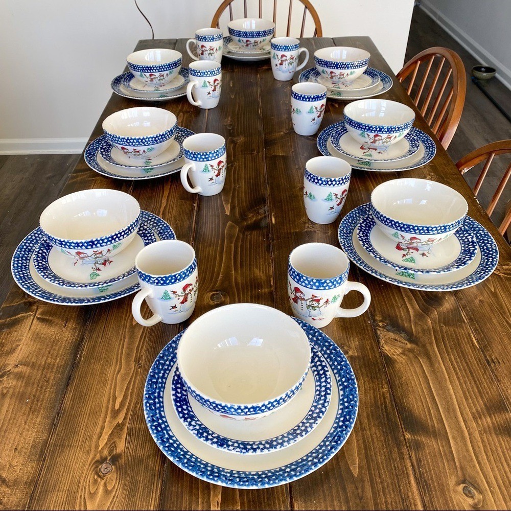 Christmas Dinnerware Set 32 Piece Serves 8