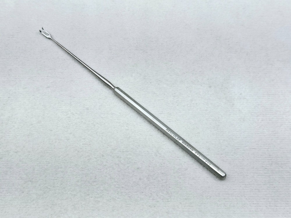 AESCULAP MB888R Micro Hook Retractor, 2-Pronged, Sharp, 2mm Tip, 145mm