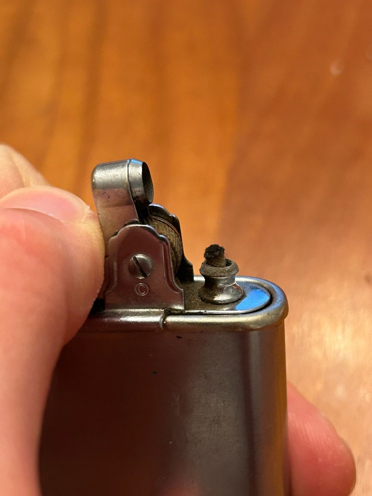 VINTAGE RONSON WHIRLWIND LIGHTER