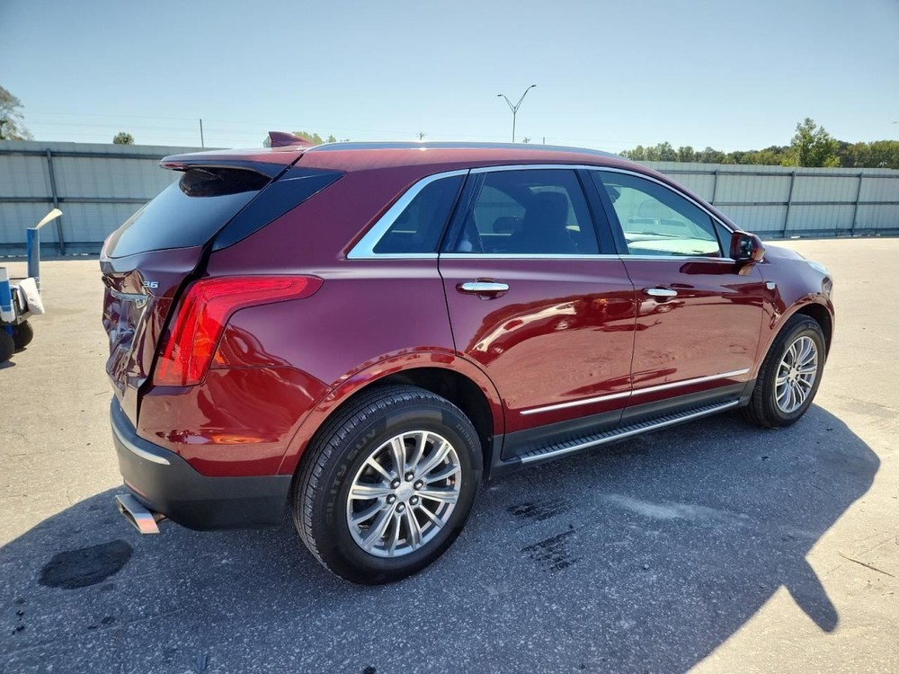 XT5 2017 Glove Box 4925385