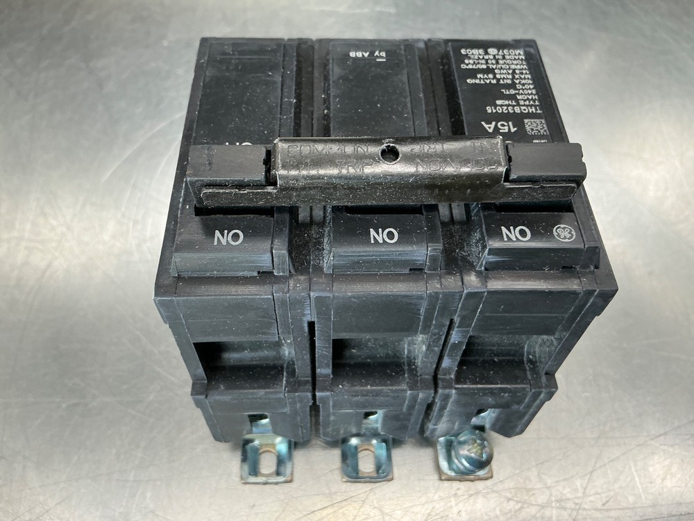 (3) GE THQB32015 Circuit Breakers 3-Pole, 15a