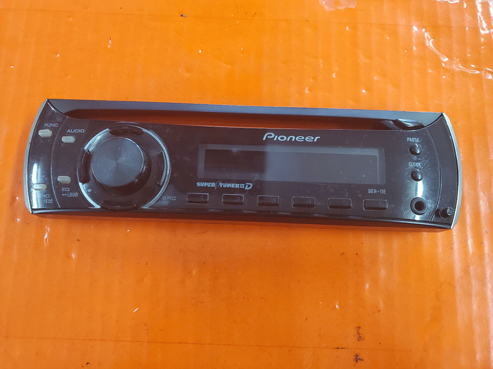 Pioneer DEH-11E faceplate