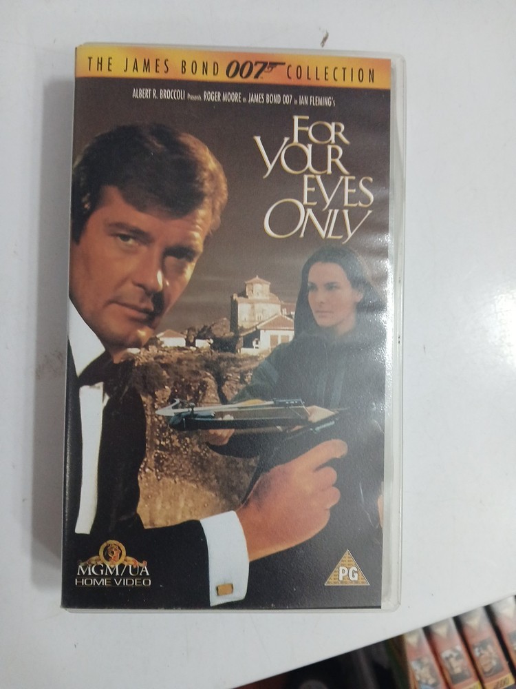 18x James Bond VHS Video Collection