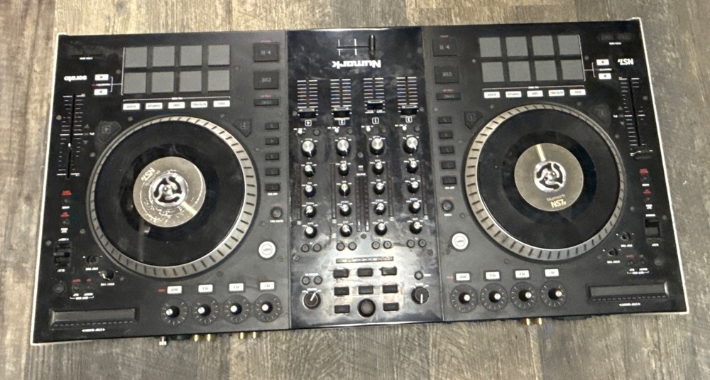 Numark NS7II Digital DJ Controller