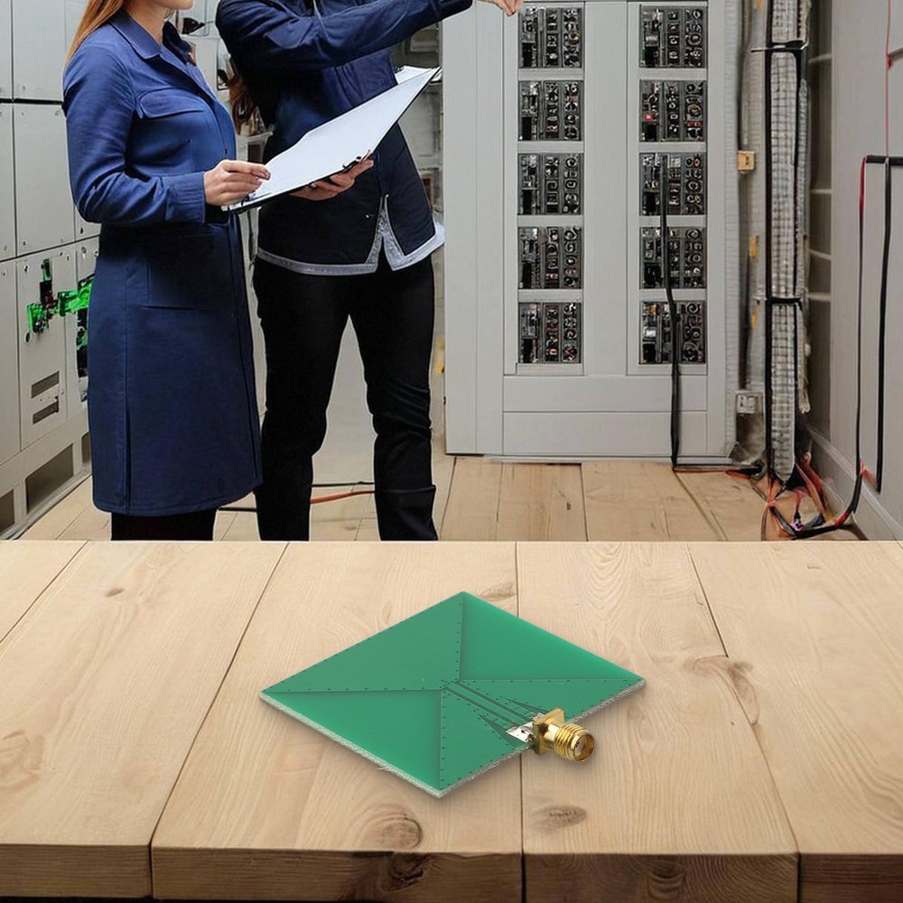 RF Microwave UWB Antenna with Vertical Linear Polarization 2 4 10 5GHz