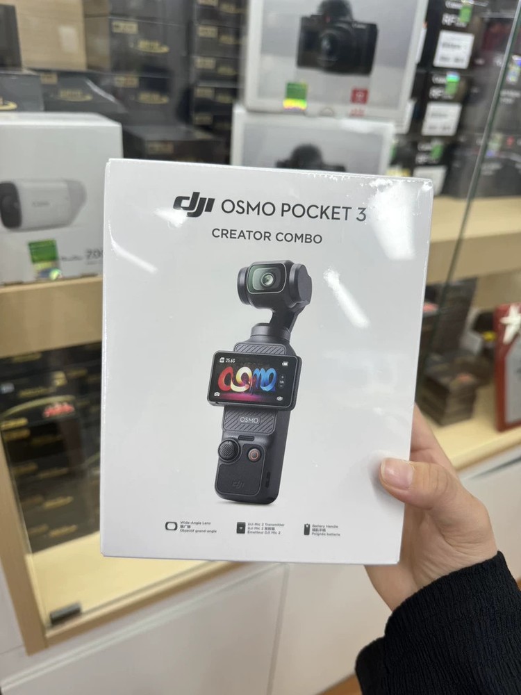 DJI Osmo Pocket 3 Complete Bundle - 1/1.3" Sensor, Wireless Mic, Tripod Included